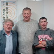 מעדן ויניל היום ברדיו קסם, 106 FM