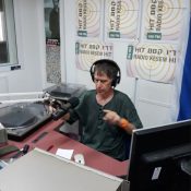להיטון.קום היום ברדיו קסם, 106 FM