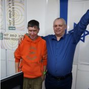 בוקר צחוק היום ברדיו קסם, 106 FM