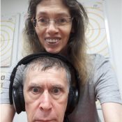 צחוק בשתיים היום ברדיו קסם, 106 FM