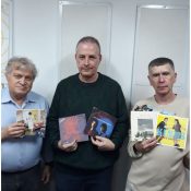 מעדן ויניל היום ברדיו קסם, 106 FM