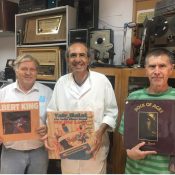 מעדן ויניל היום ברדיו קסם, 106 FM