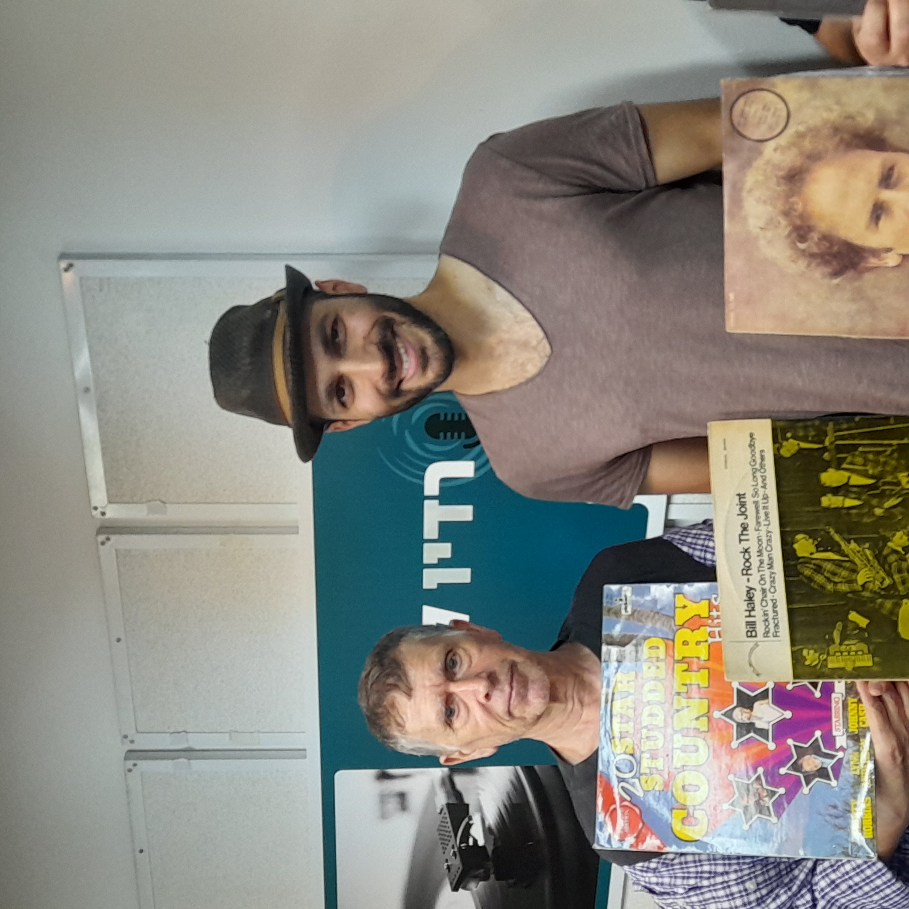 מעדן ויניל היום ברדיו קסם, 106 FM