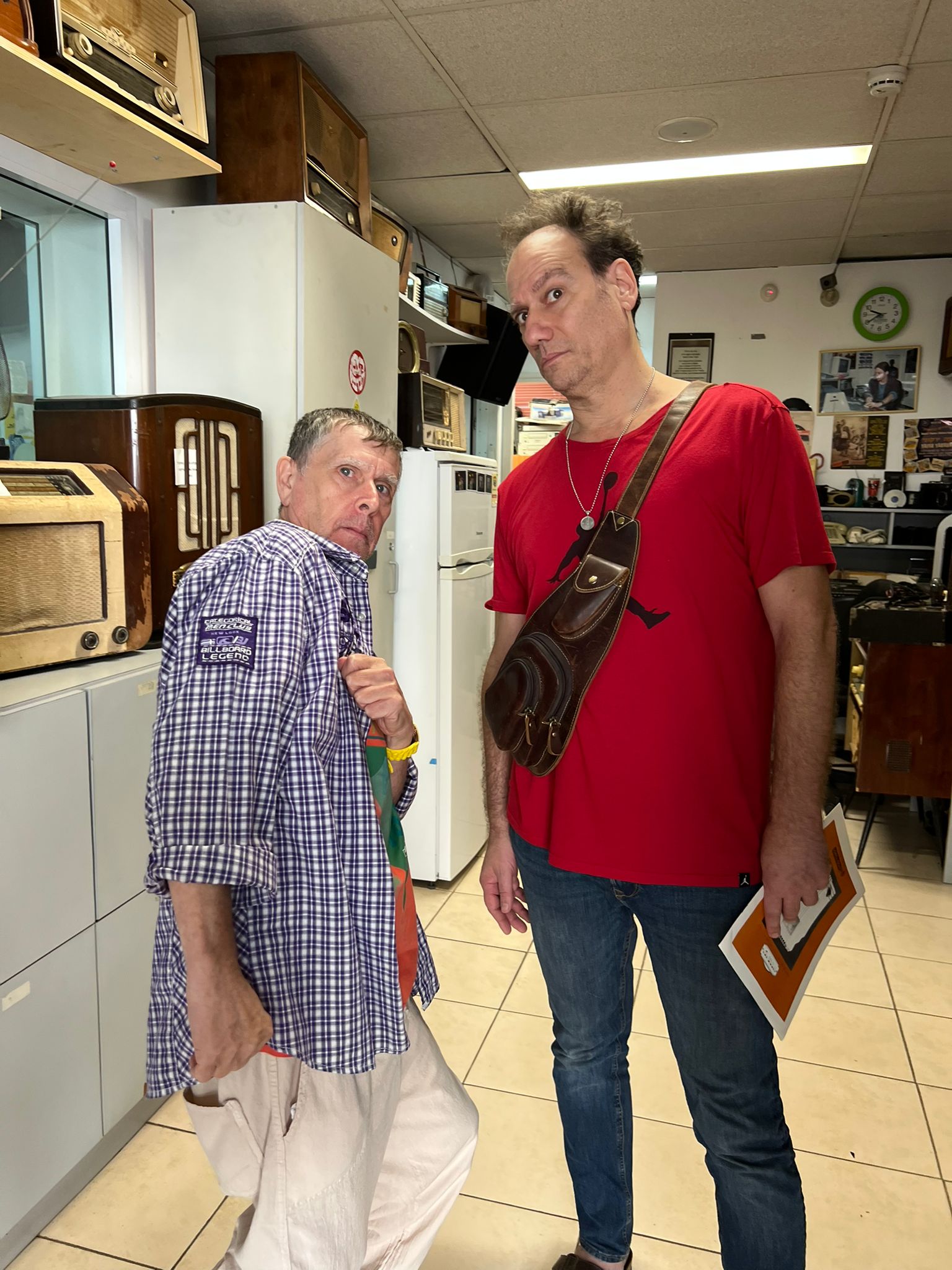 מעדן ויניל ברדיו קסם, 106 FM